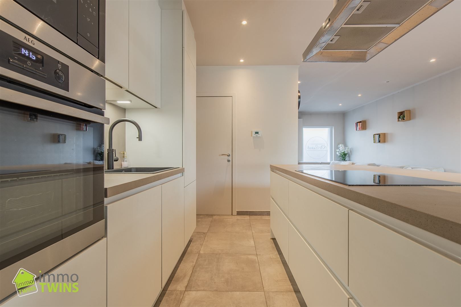 Gerenoveerde woning met loods, oprit en tuin te Grembergen foto 6