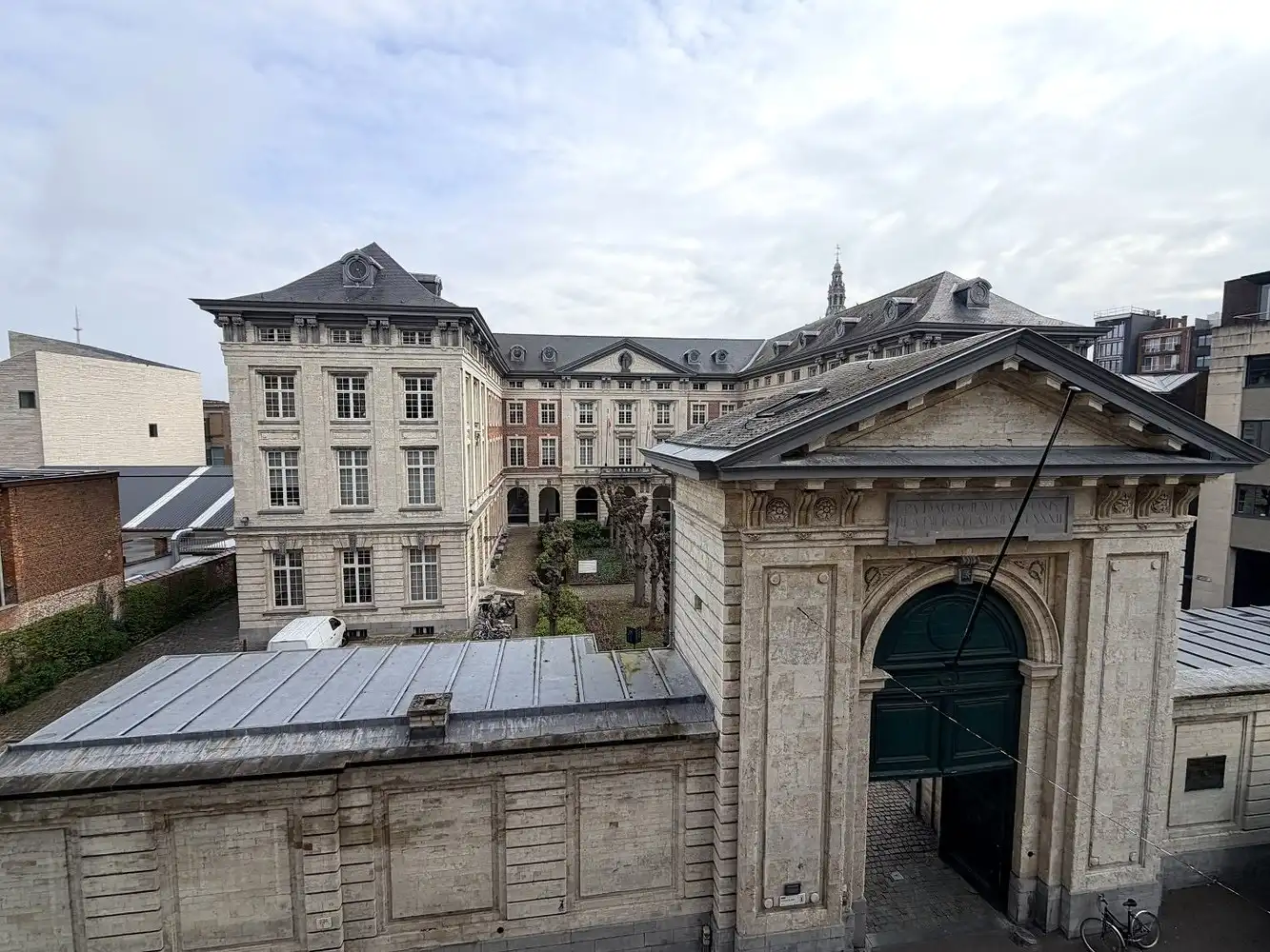 Ruim en lichtrijk appartement  (ca. 100m2) met autostaanplaats centrum Leuven foto 22