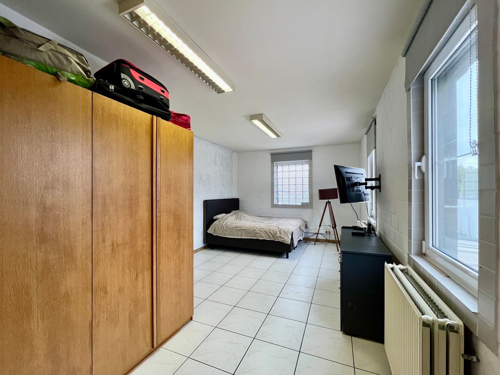 Zéér ruime gerenoveerde woning met 5 grote slaapkamers. foto 19