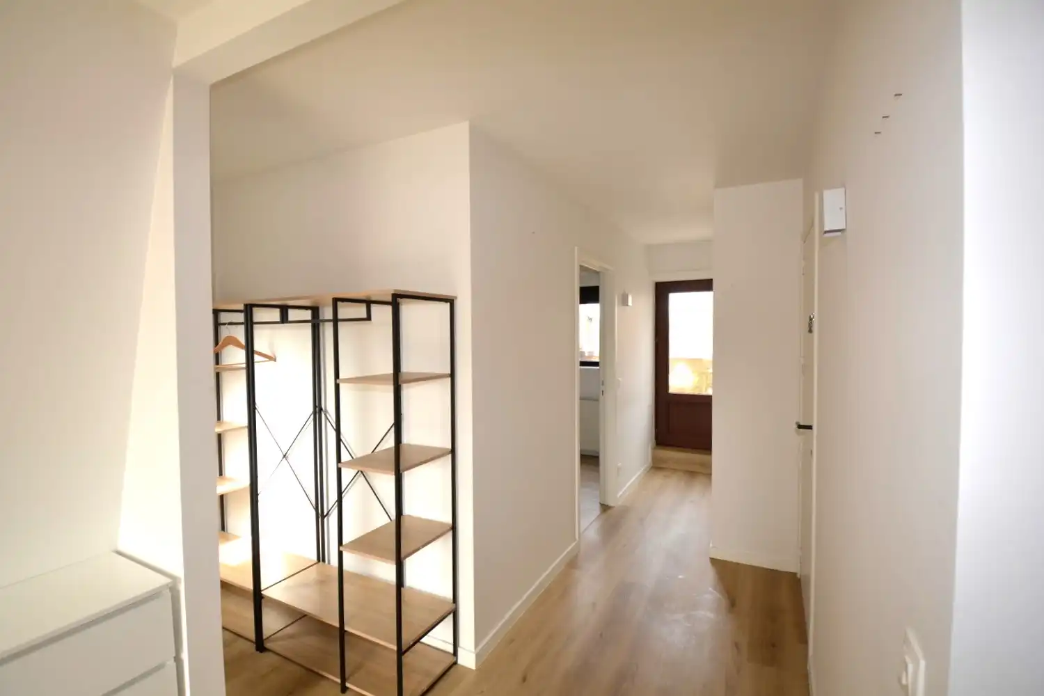 INSTAPKLAAR APPARTEMENT MET 2 SLK EN 2 RUIME TERRASSEN! foto 10