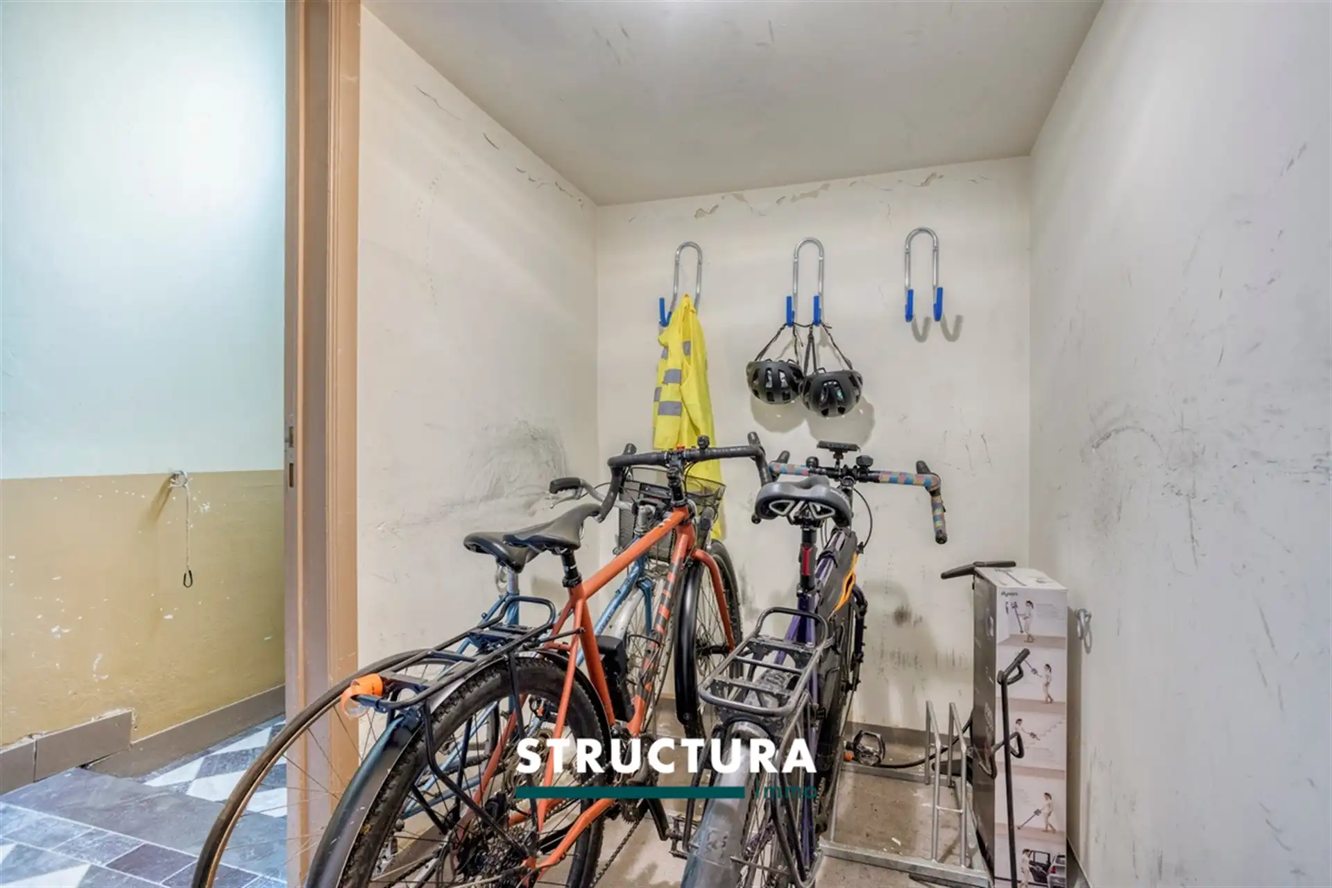 Prachtig modern gelijkvloers appartement met een aangename terras/binnenplaats. foto 22