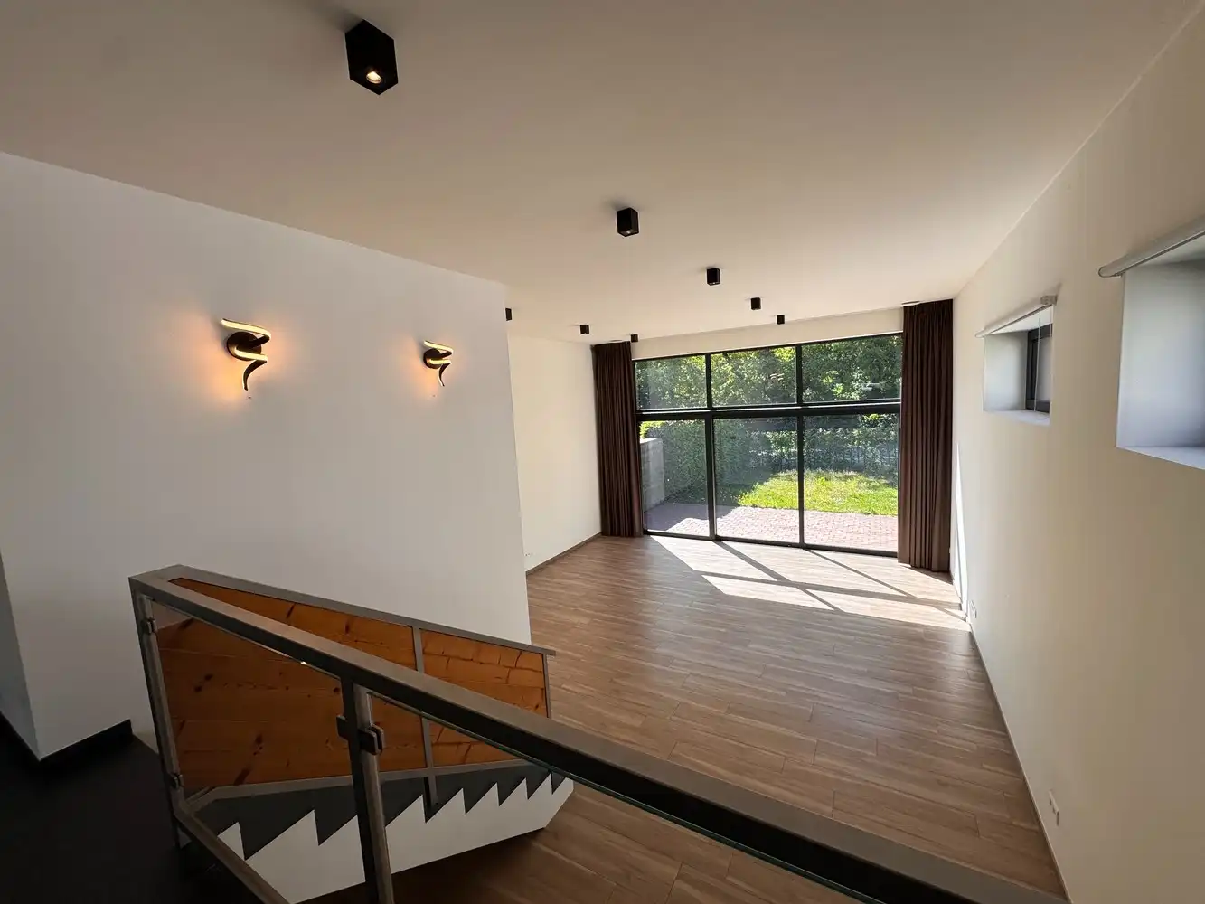 Parel in Wiemesmeer: ruime woning met tuin, licht en topafwerking foto 5