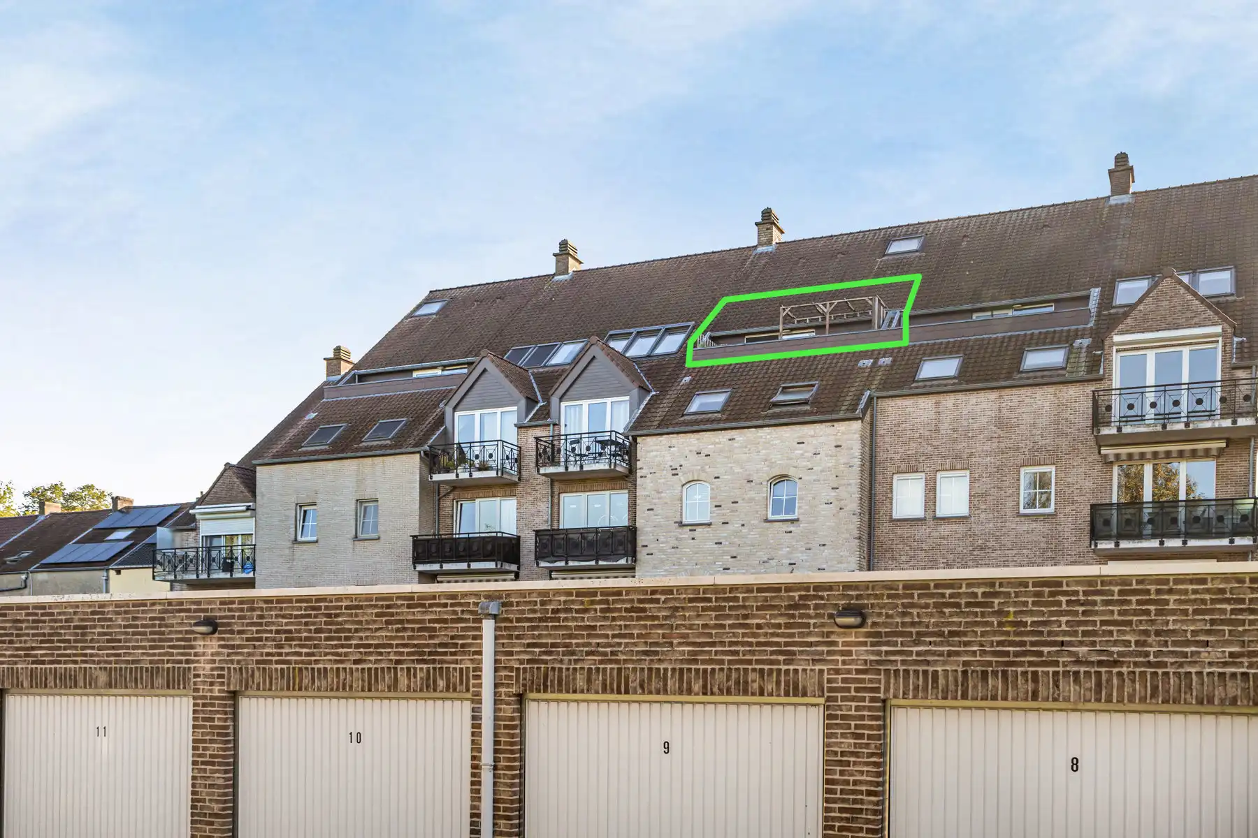 Appartement met 2 slaapkamers, 2 autostaanplaatsen en balkon foto 24