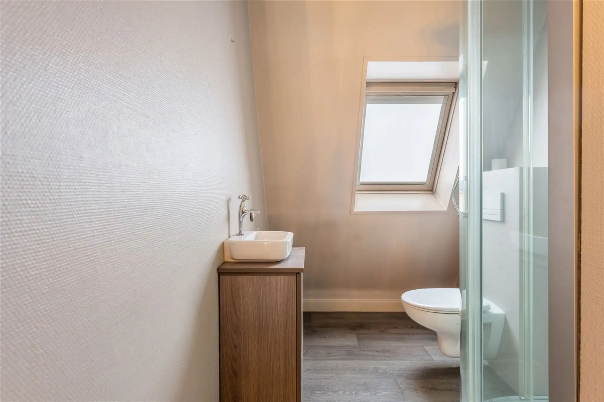 HANDELSPAND MET GOEDE VISIBILITEIT EN RUIME PARKING MET BOVENLIGGEND APPARTEMENT IN HEUSDEN-ZOLDER foto 20