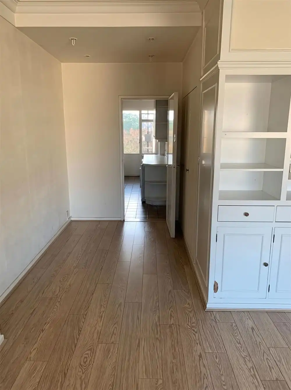 Ruim  en gemeubeld appartement met terras  | Belgiëlei foto 5