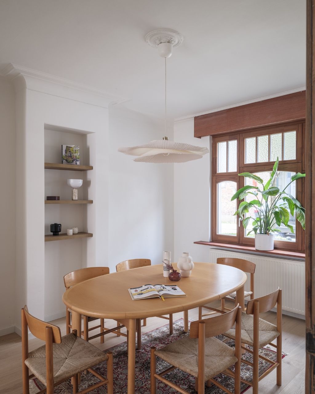 Karaktervolle, gerenoveerde interbellumwoning met 4 slaapkamers en buitenruimte op wandelafstand van station Gent-Sint-Pieters. foto 13