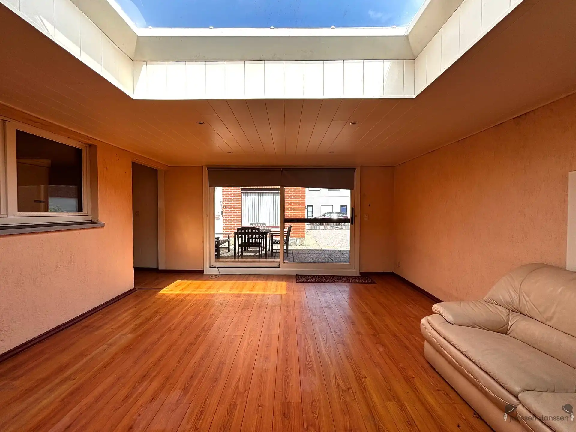Halfopen bebouwing met 3 slpkmrs & garage foto 6