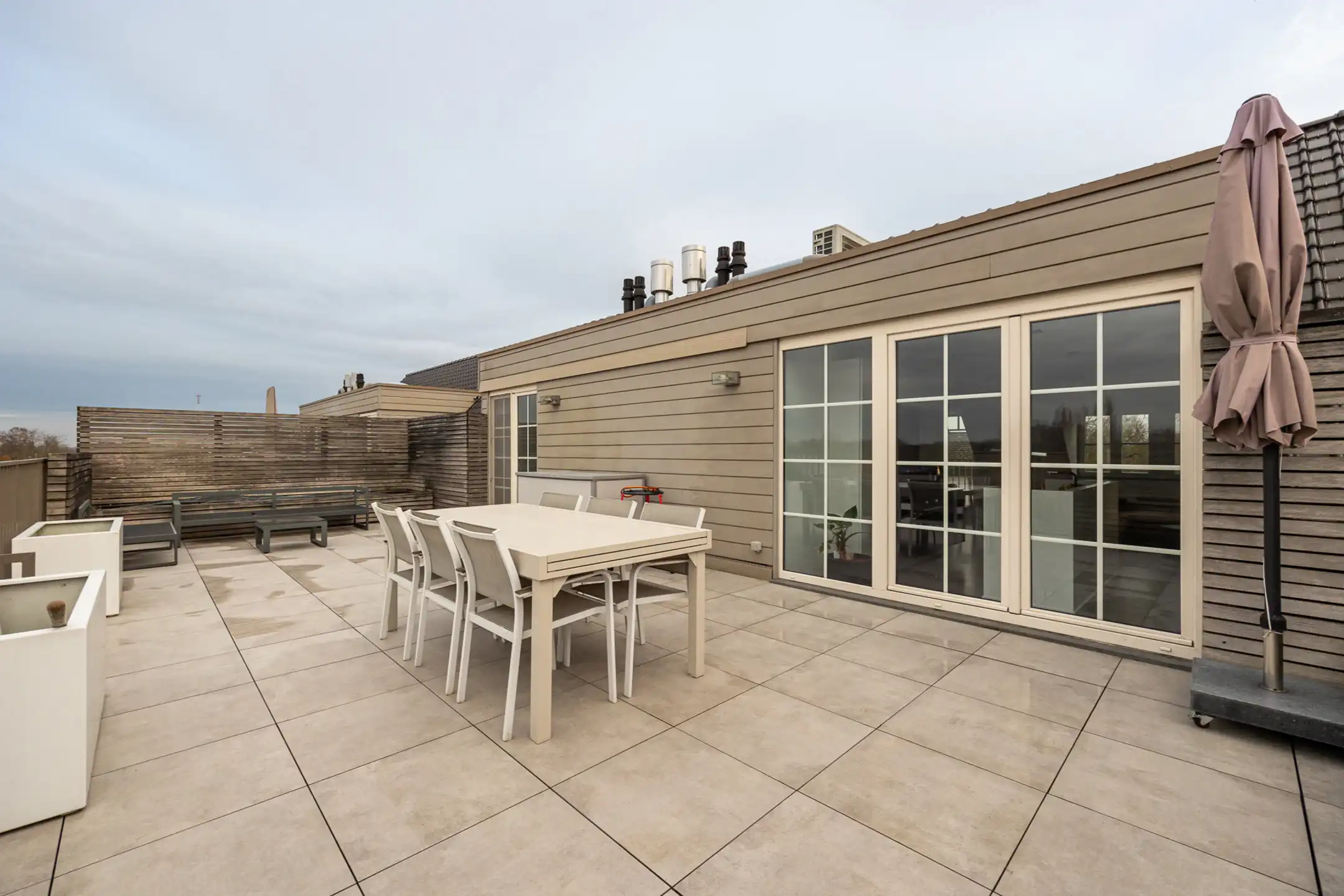 Knap dakappartement met fantastisch terras + garagebox foto 13