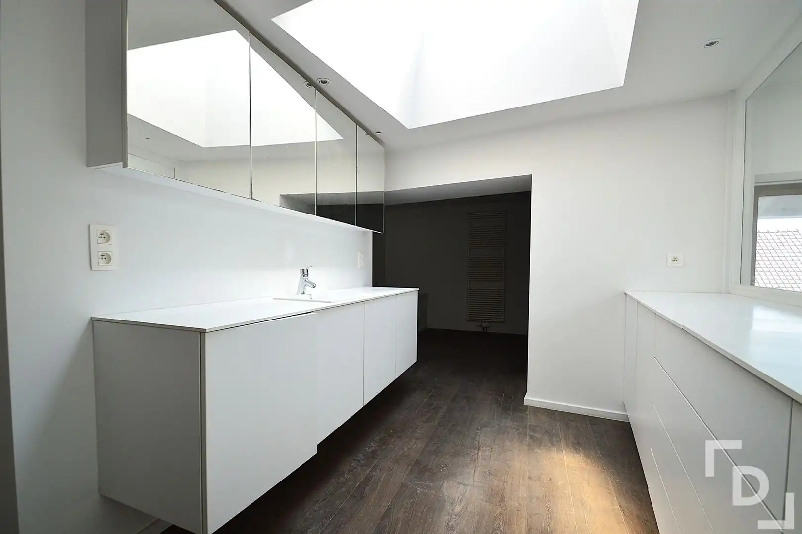 Exclusieve en ruime loft te koop in het hart van Ieper. foto 4