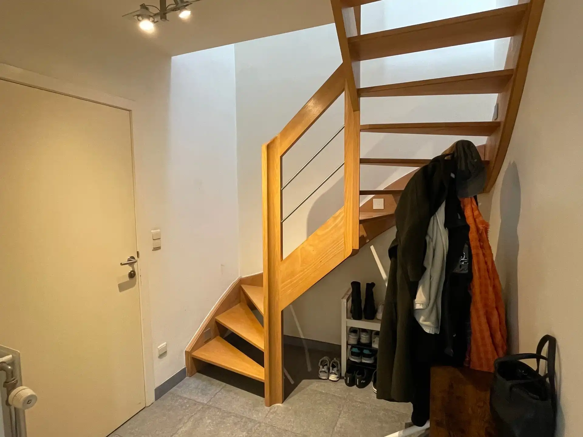 Gunstig gelegen en uitzonderlijk ruim gezellig appartement. foto 19