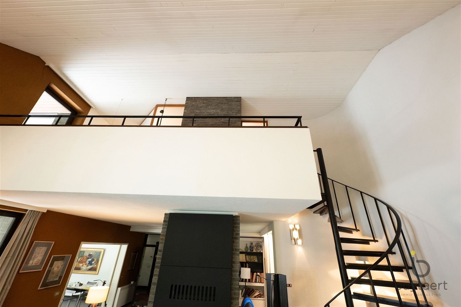 RUIMTE, LICHT ÉN KARAKTER: TE RENOVEREN 70’S VILLA MIDDEN IN HET GROEN! foto 13