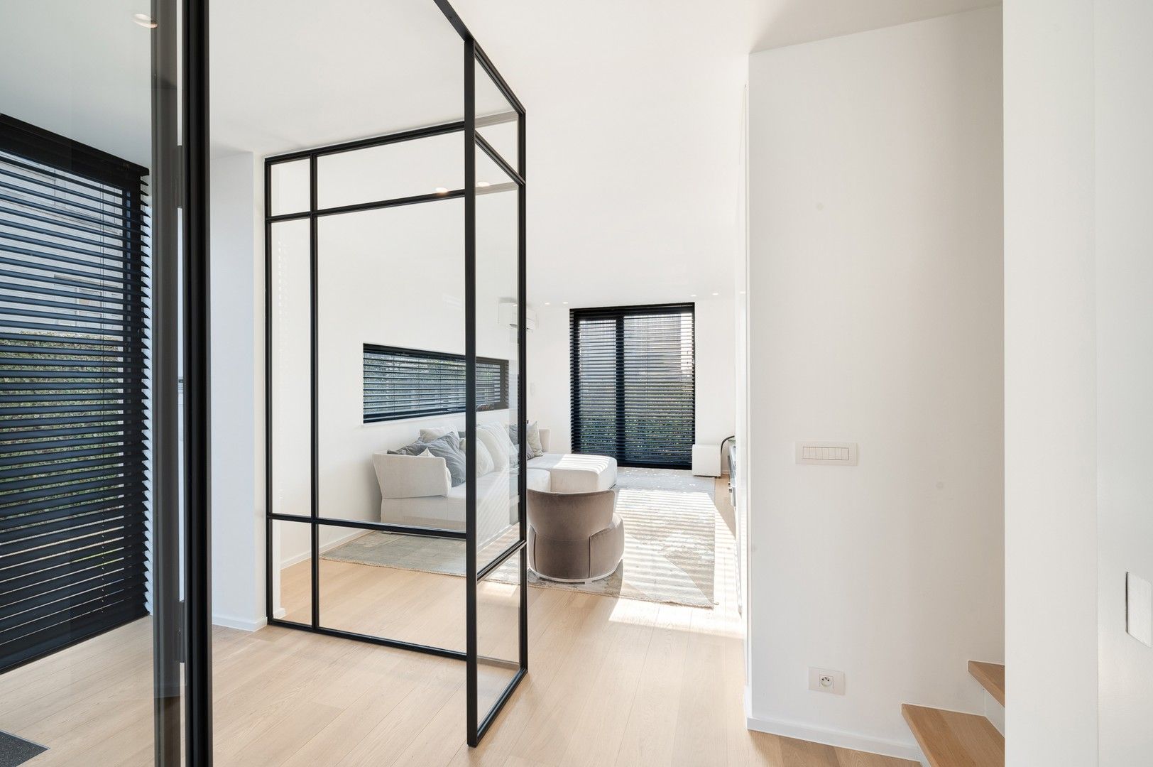 Hedendaagse, recente koppelwoonst centraal gelegen te oud-Knokke. foto 7