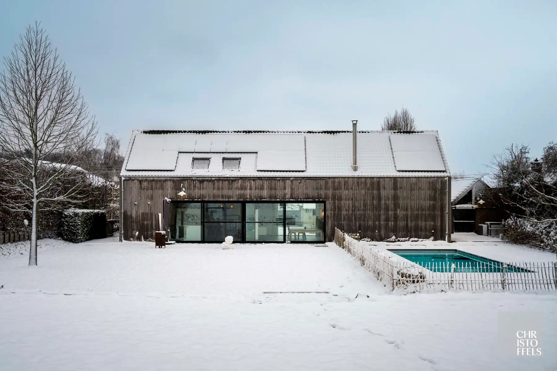 Exclusieve vierkantshoeve met buitenzwembad en vrij uitzicht op perceel van 3.213m² foto 13