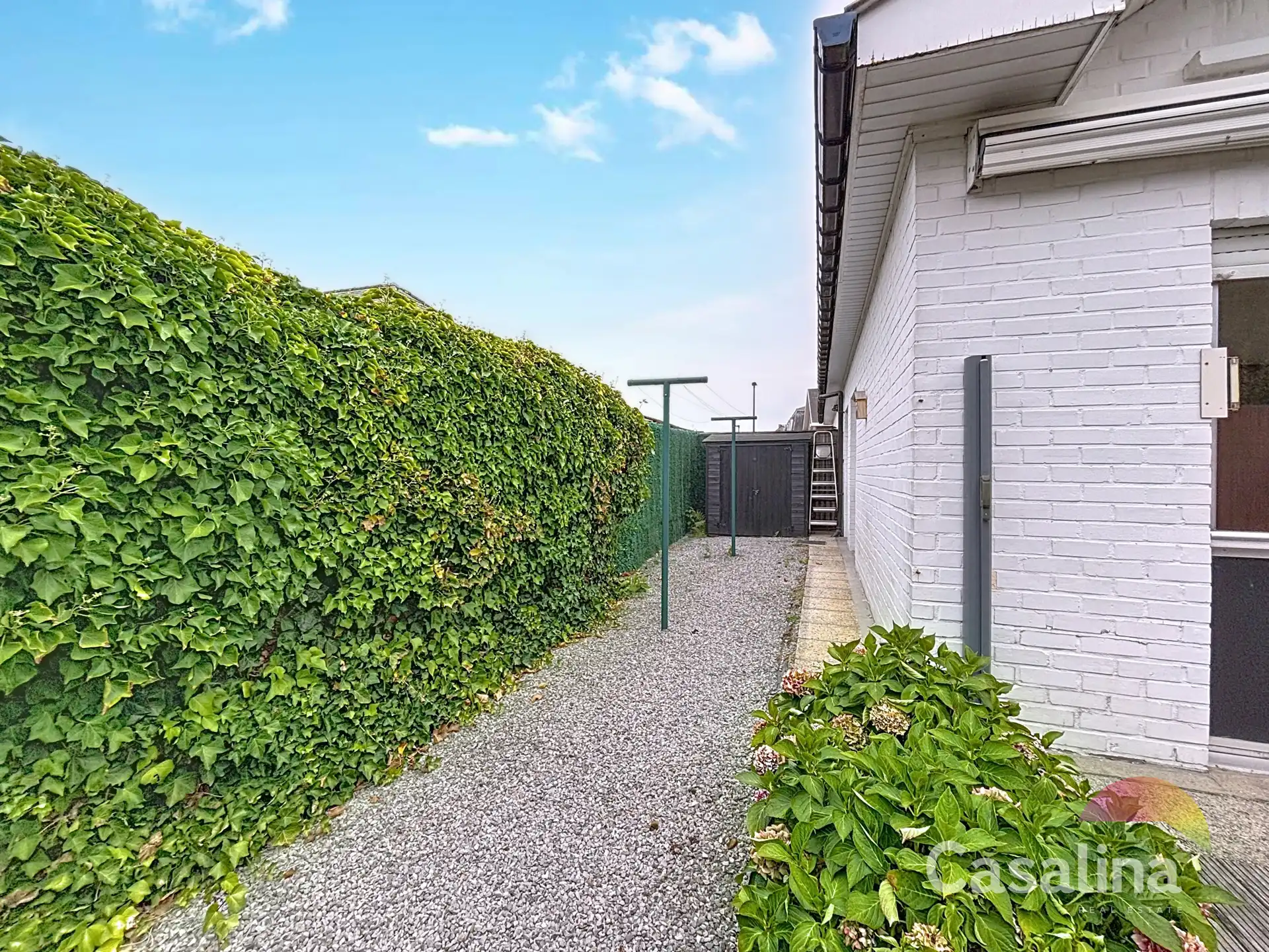 Ruime bungalow van 205 m² in een rustige, groene wijk foto 9