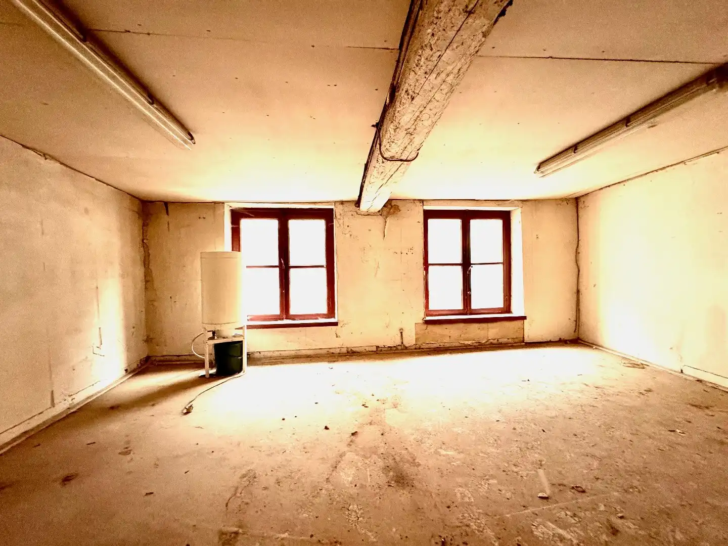 Charmant te renoveren handelspand  foto 10