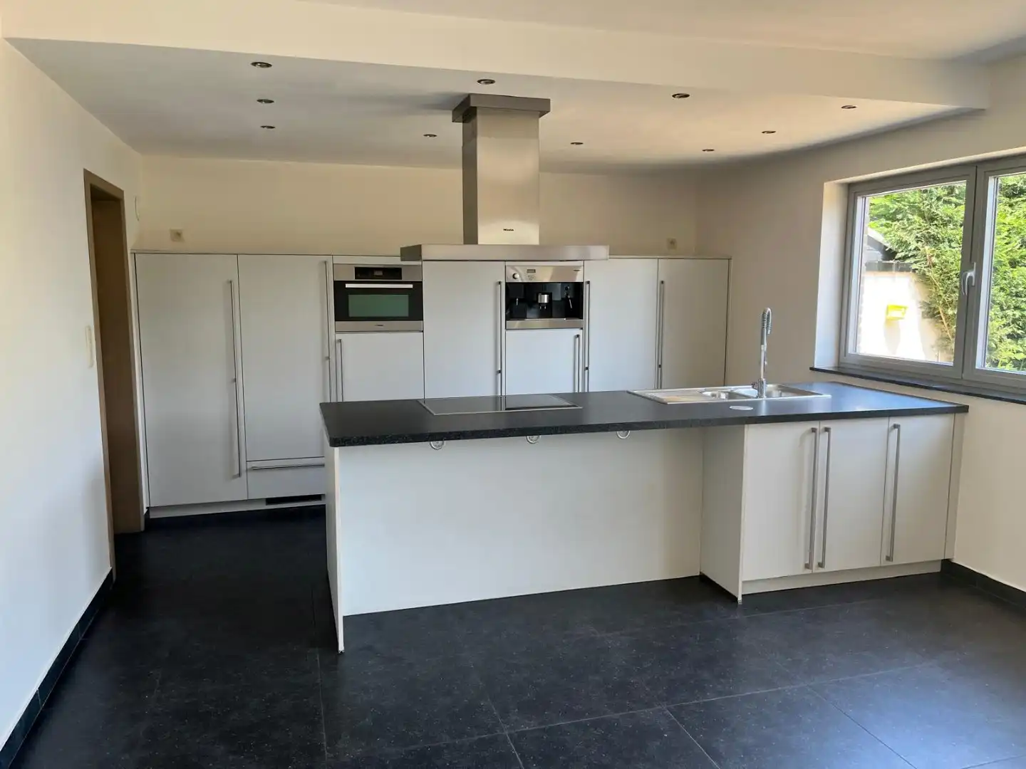 TE HUUR - Op zoek naar een instapklare en moderne woning in Mollem? Welkom Home! foto 10