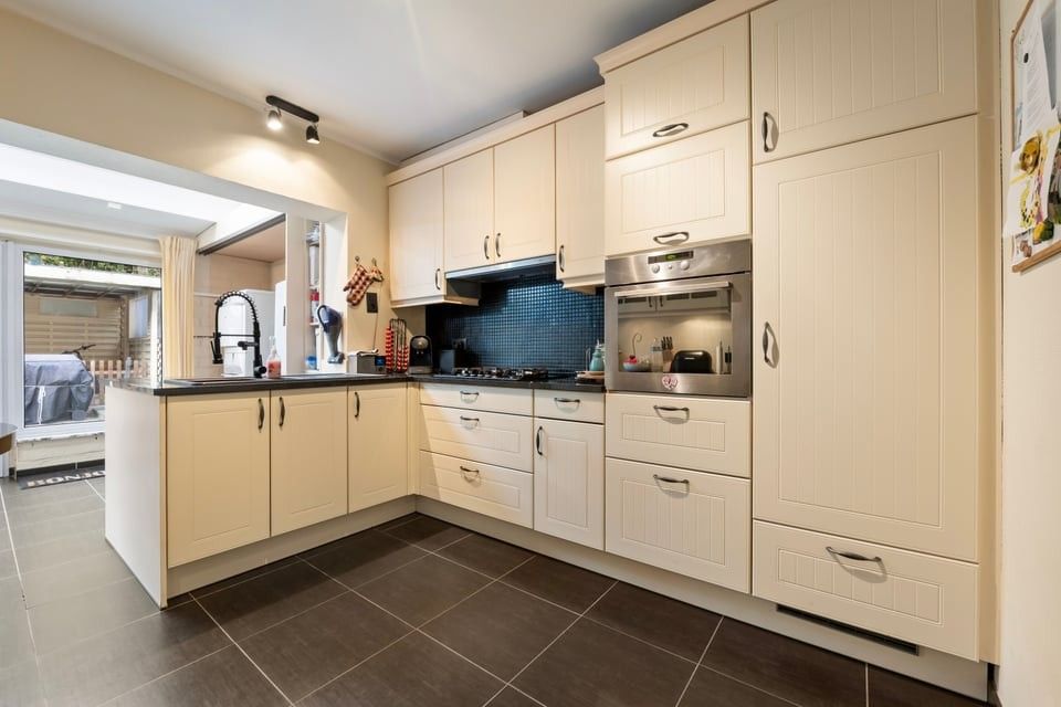 ENERGIEZUINIGE GEZINSWONING MET GARAGE VLAKBIJ HET CENTRUM VAN SINT-TRUIDEN foto 9