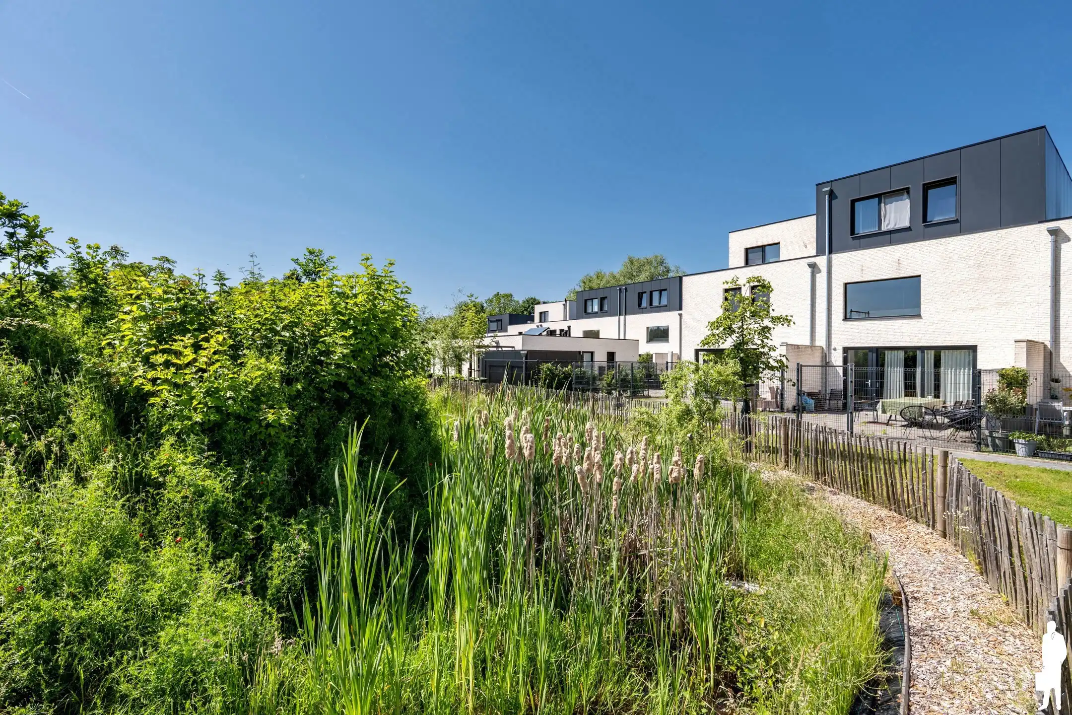 Moderne, energiezuinige woning: 3 slk, terras, nabij Hasselt foto {{pictureIndex}}