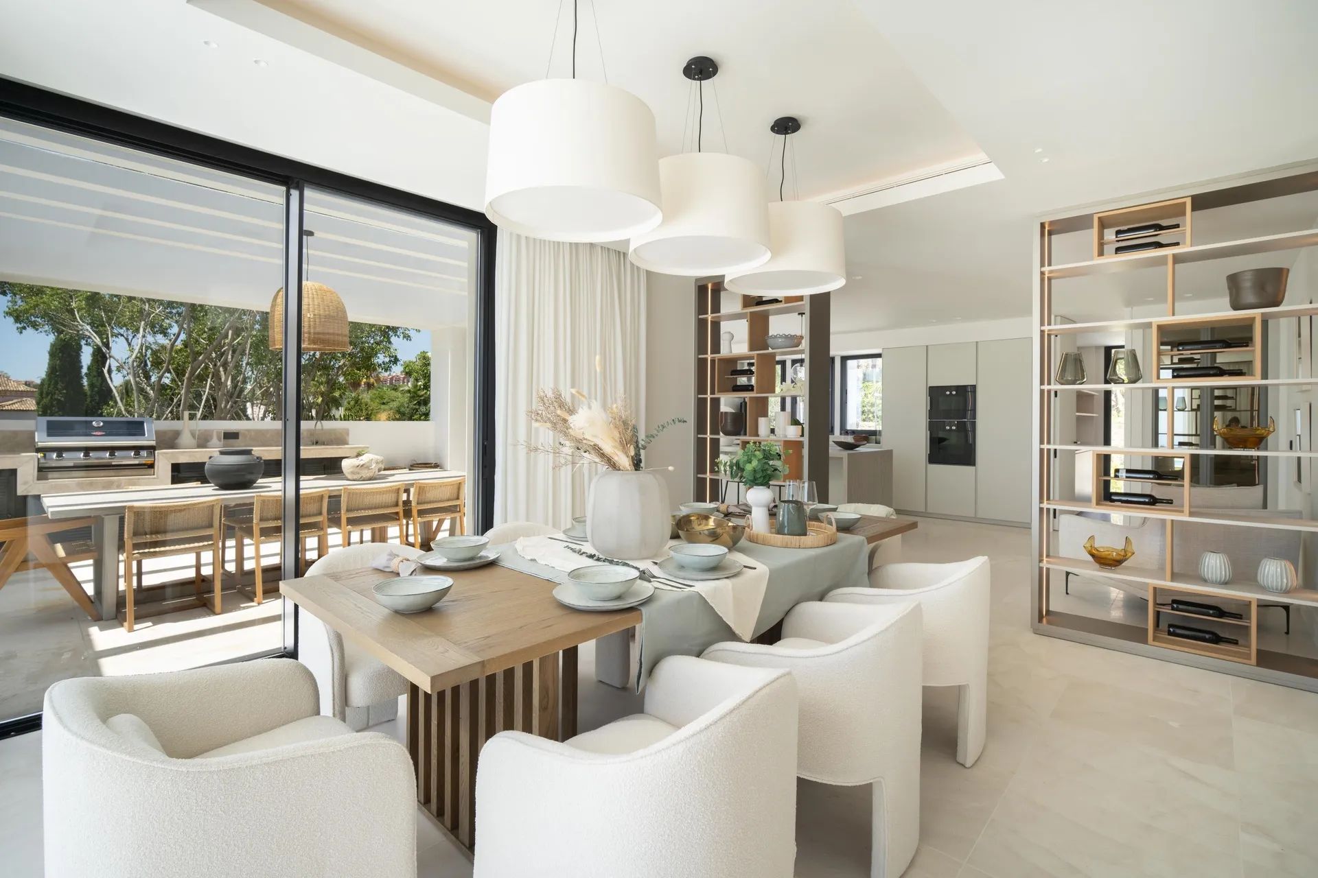 Ongekende luxe in Marbella: exclusieve nieuwbouw villa met panoramisch zicht en 5-sterren faciliteiten foto 14