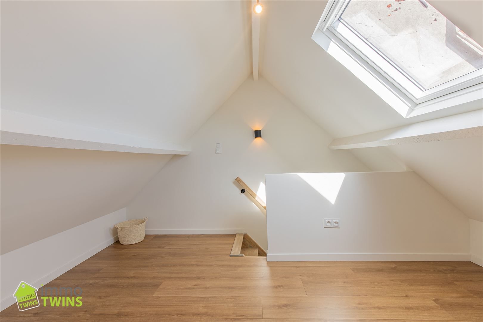 Totaal gerenoveerde, instapklare woning in hartje Beveren foto 34