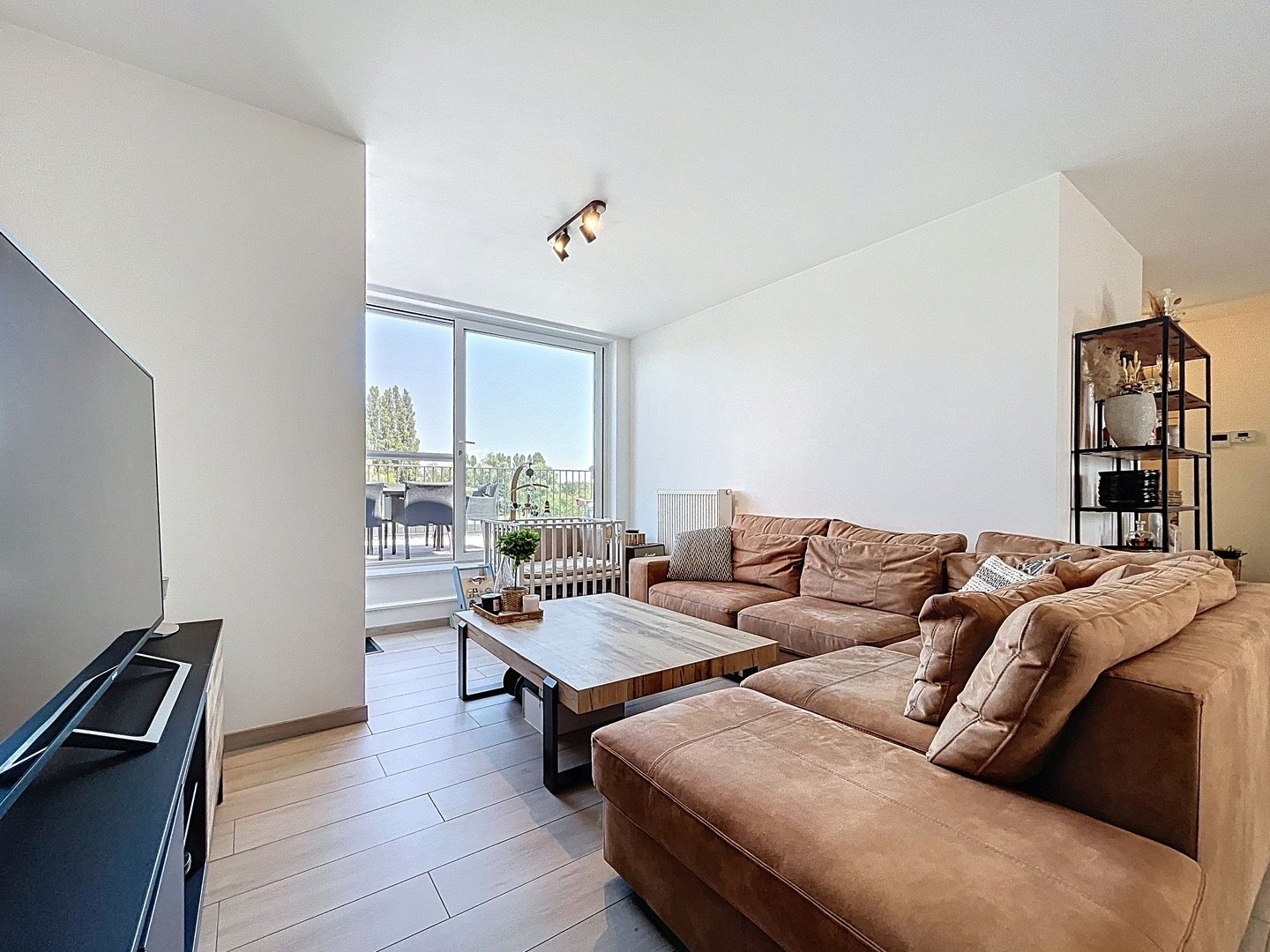 Penthouse te koop in Lint.  Modern wonen met een vleugje rust in de Zuidrand van Antwerpen! foto 14