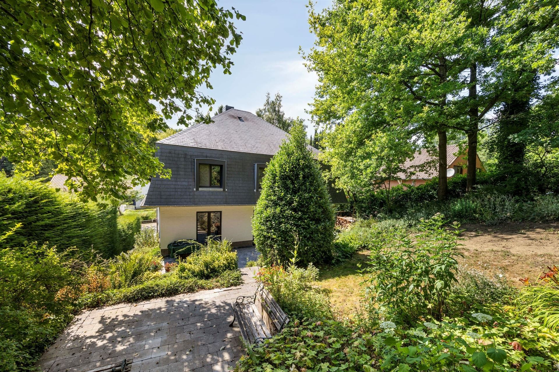 Prachtige charmante villa in rustige wijk foto 26