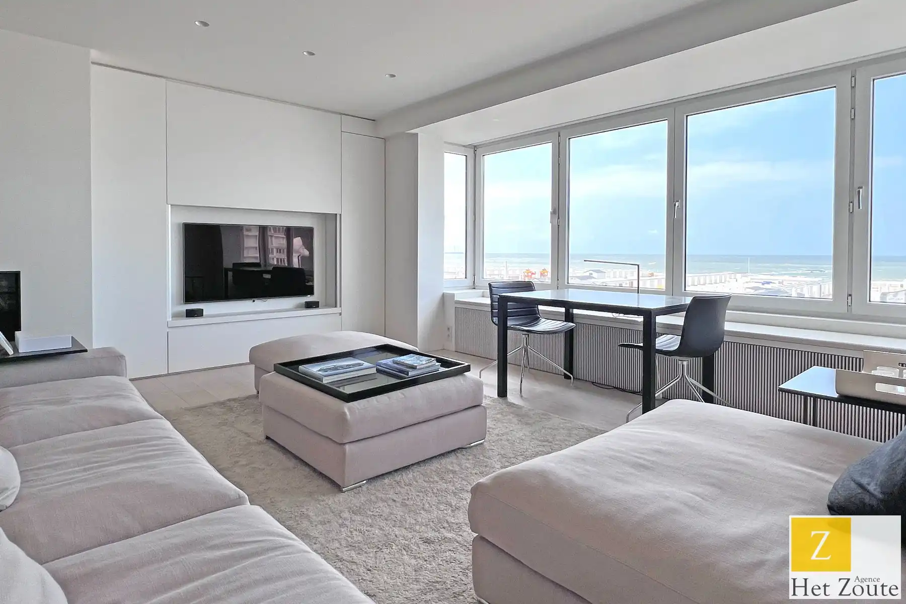 Drie-slaapkamer appartement aan het Rubensplein te Knokke foto 2