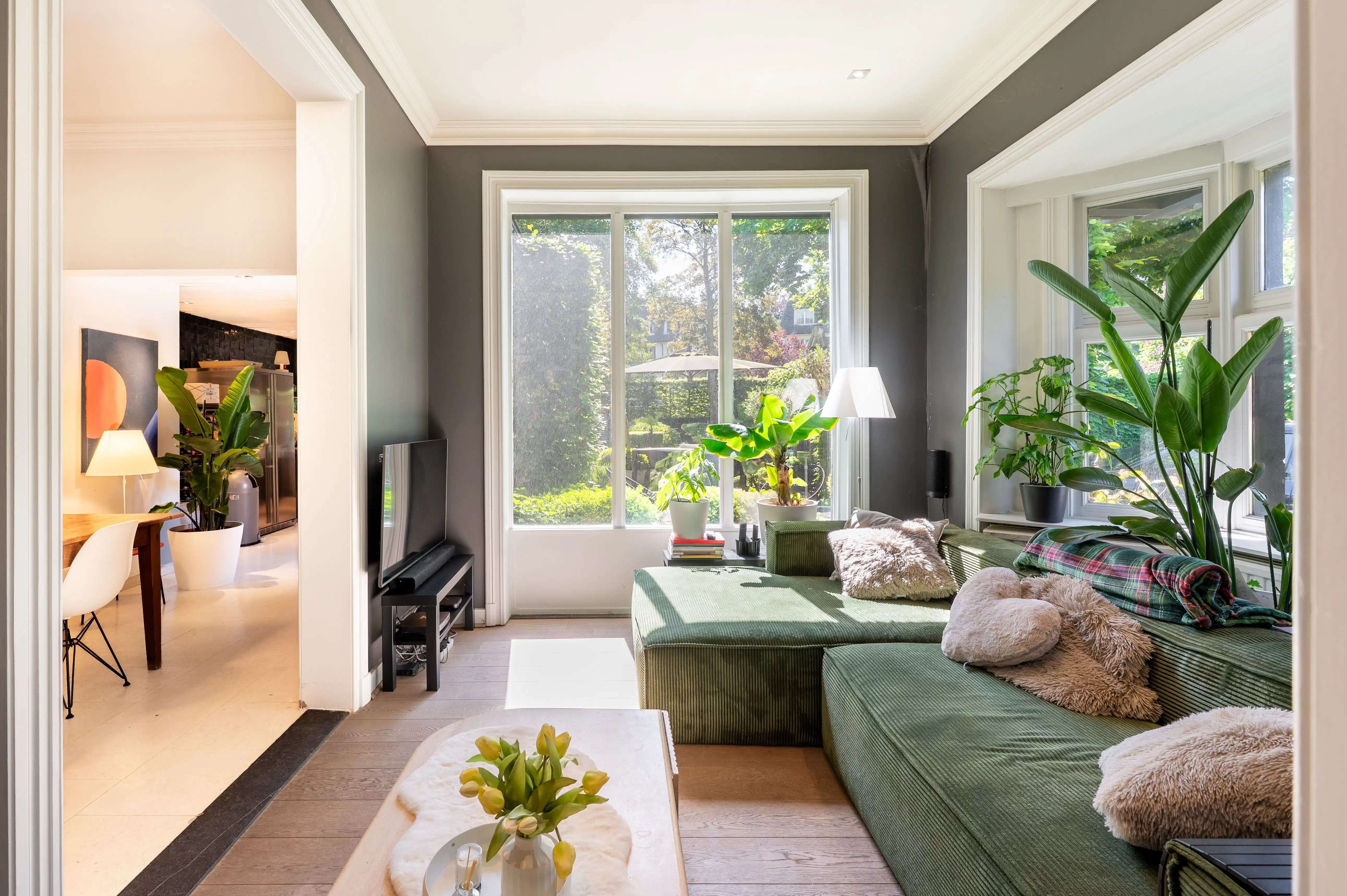 Karaktervolle herenwoning met verwarmd zwembad in hartje Kapellen. foto 11
