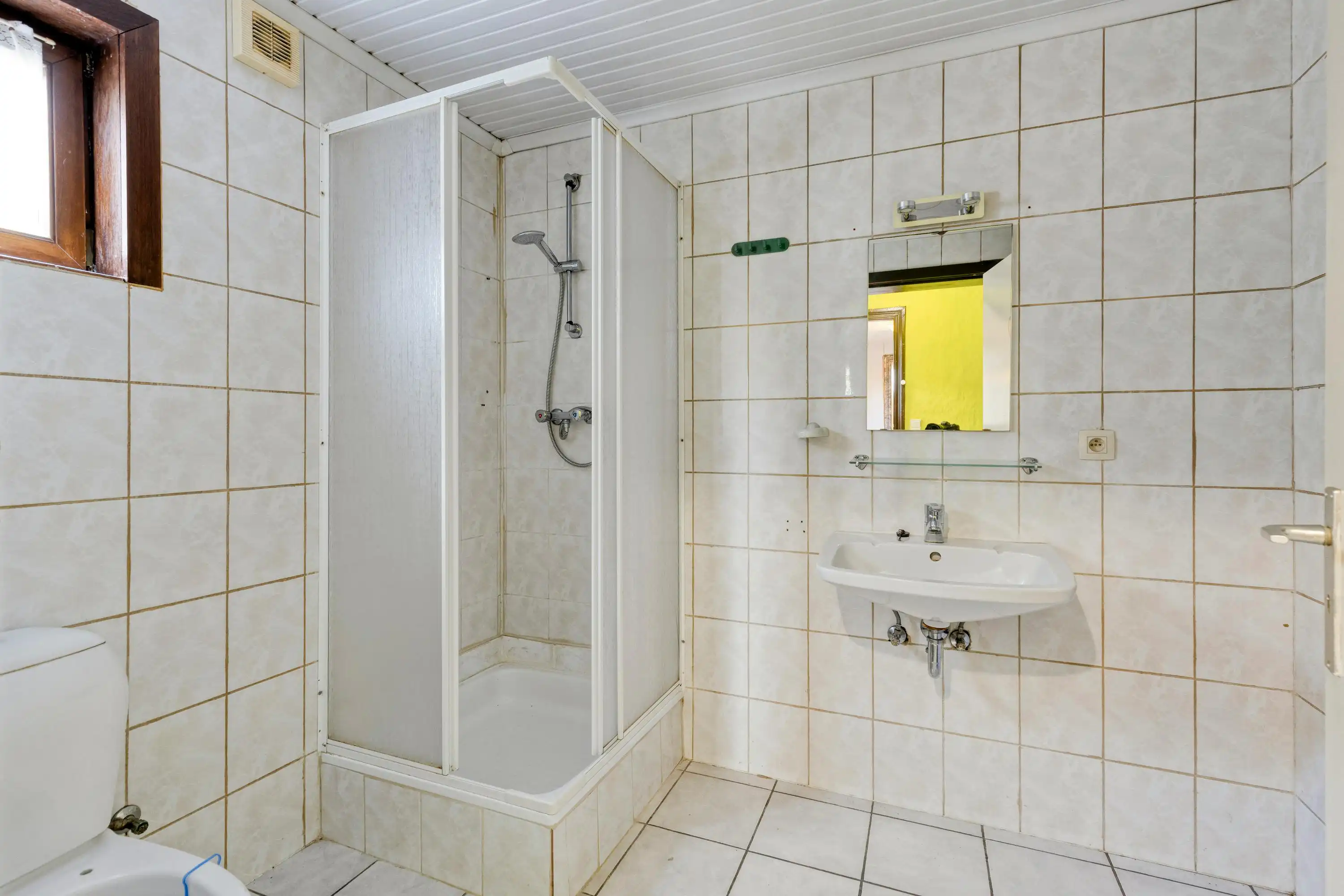 Te renoveren huis met 4 slaapkamers in Assebroek  foto 6