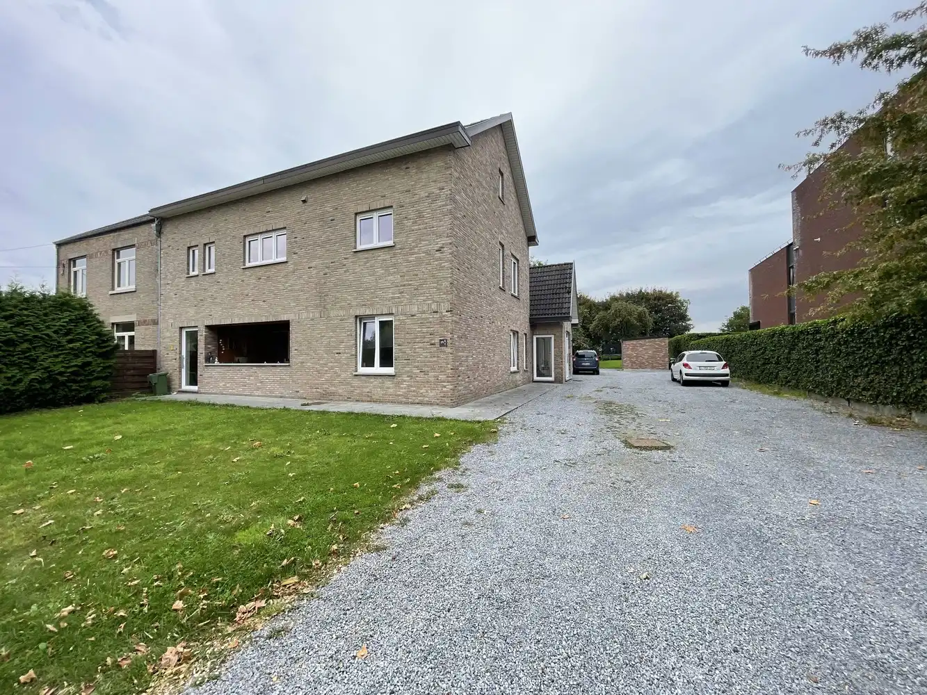 Appartement met 2 slaapkamers, terras en gemeenschappelijke tuin foto {{pictureIndex}}