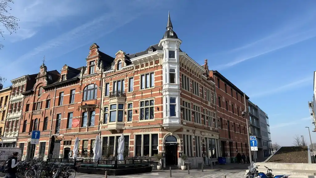 Gerenoveerd kantoor te huur aan 't Zuid in Antwerpen foto 15