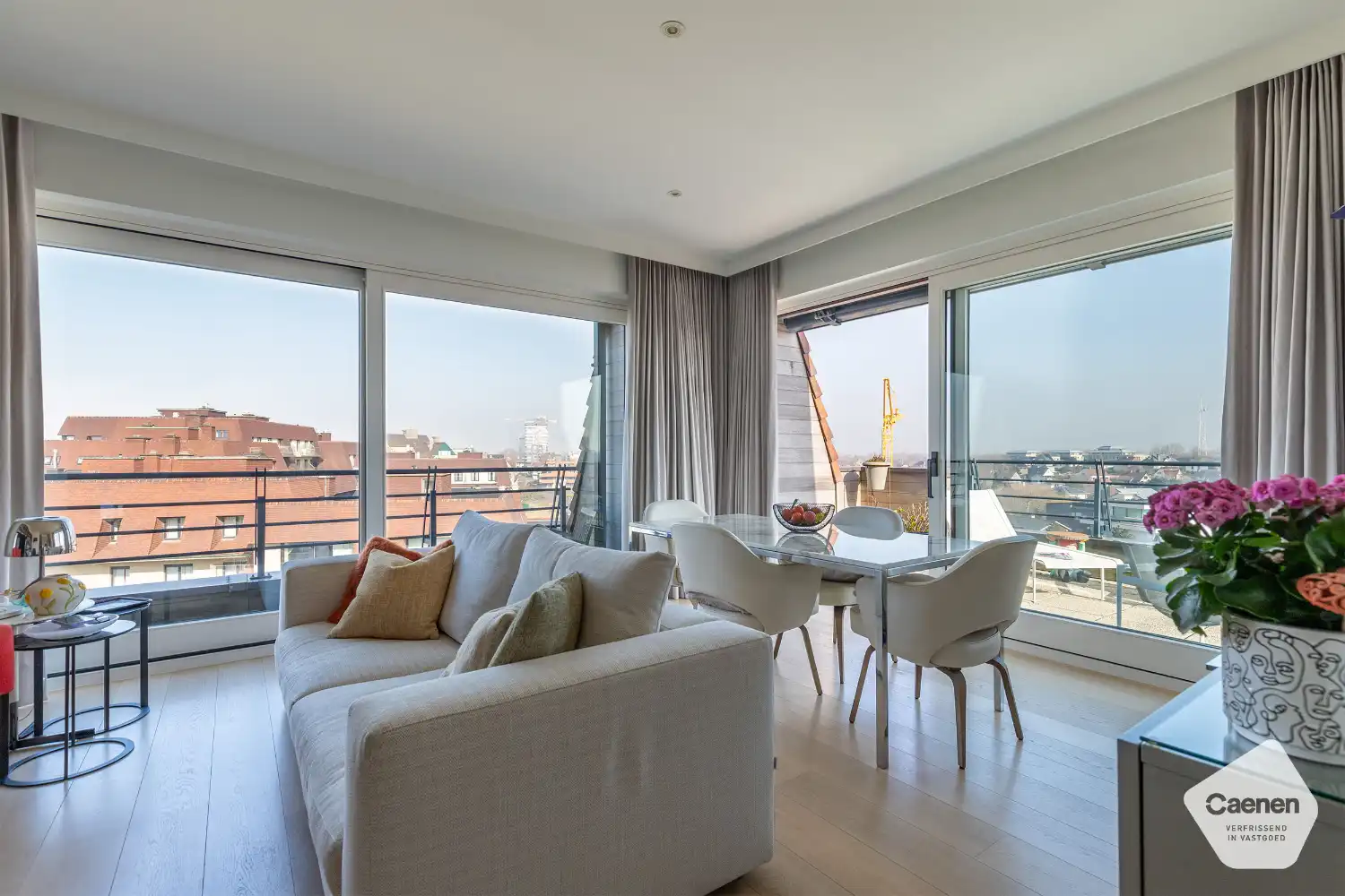 Ruime penthouse met fantastisch zicht op de zee én het hinterland foto 8