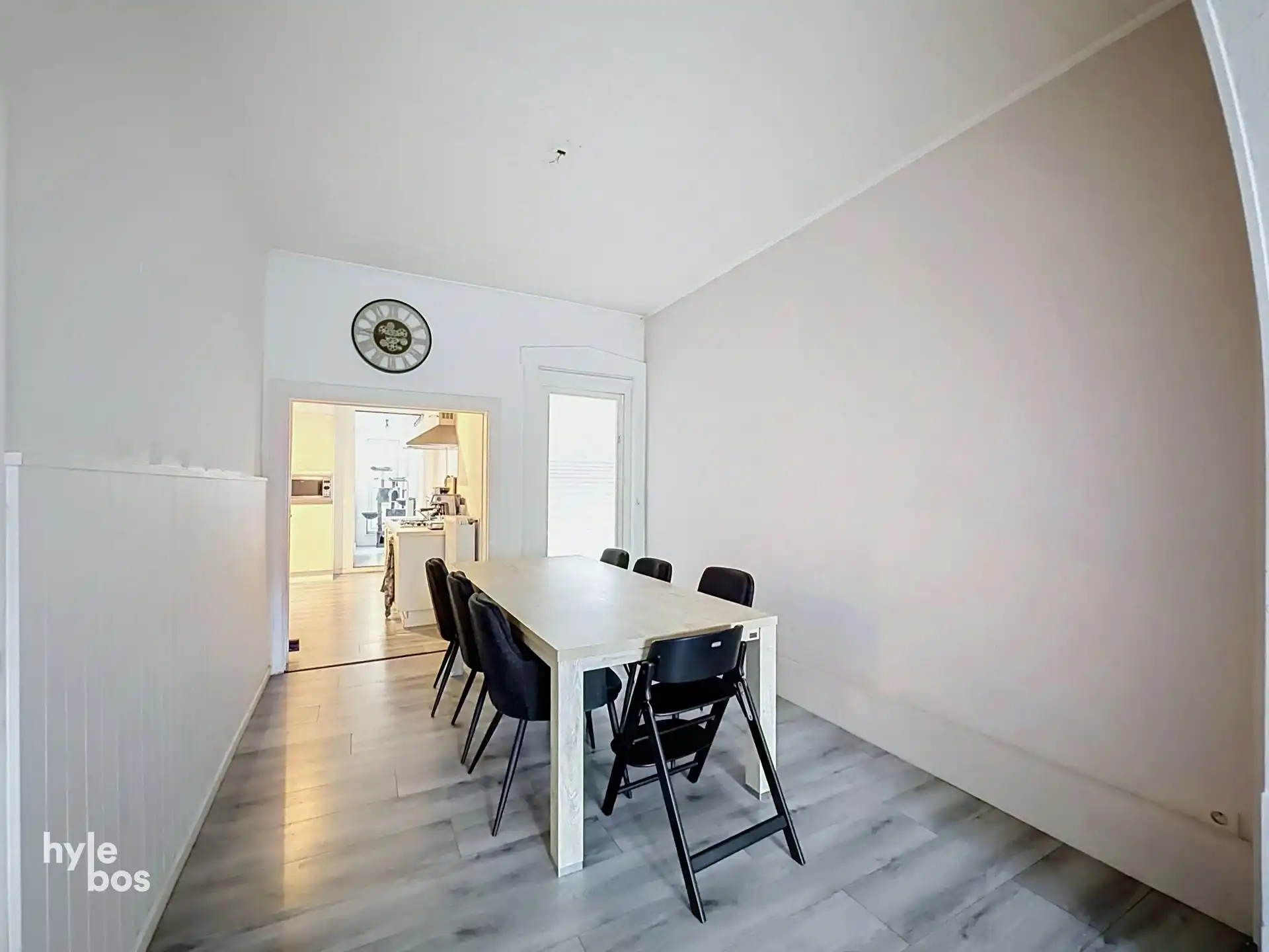 Goed gelegen instapklare woning met twee slaapkamers en mooie tuin foto 5