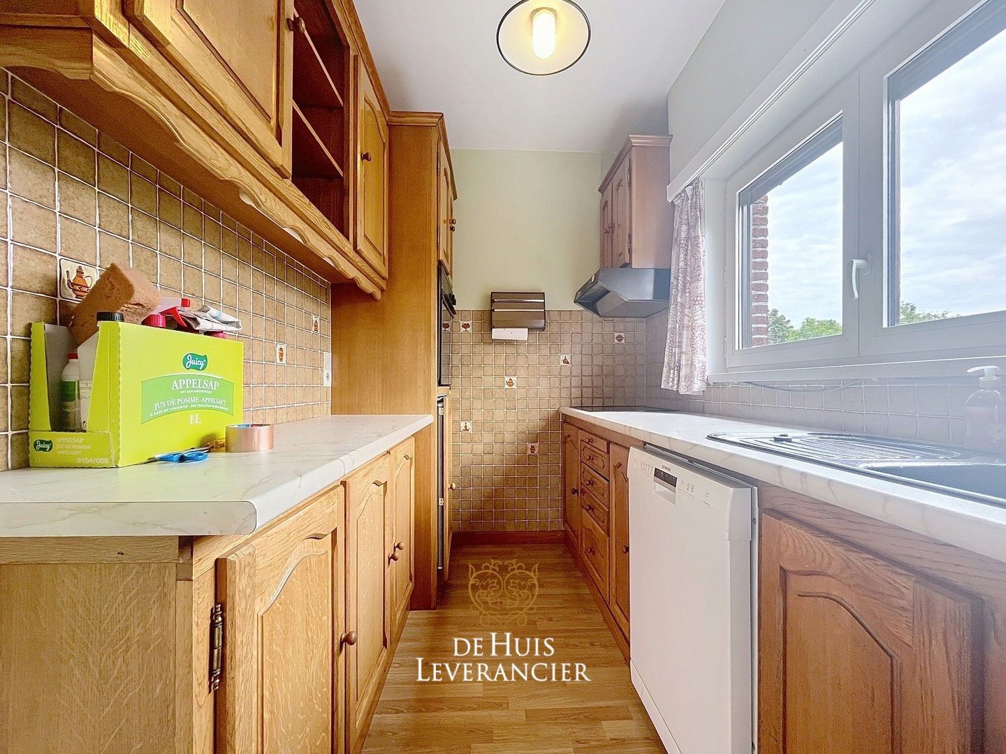 Een huis met potentieel in een buurt met toekomst ! foto 8