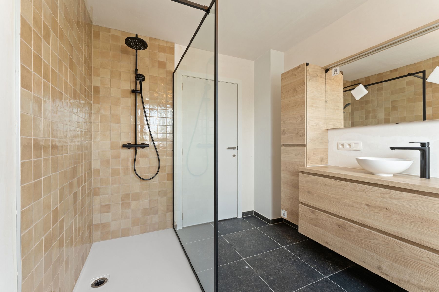 Landelijke, halfopen woning foto 13