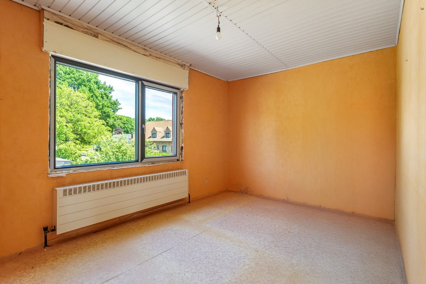 Verrassend ruime, te renoveren HOB met 5 slpk., garage/loods en tuin foto 19