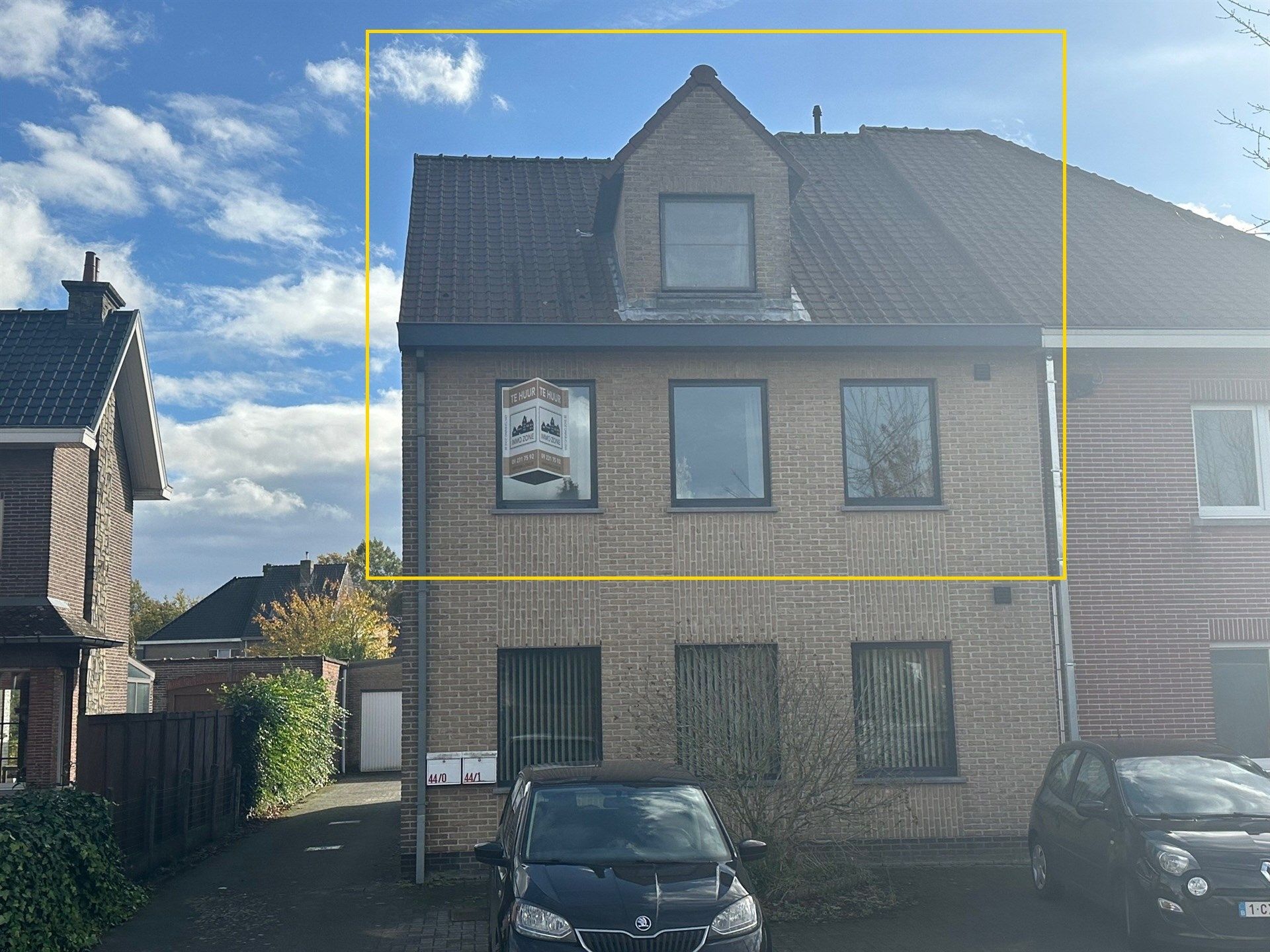 Gunstig gelegen 2 slaapkamer duplex appartement met garage.  foto {{pictureIndex}}