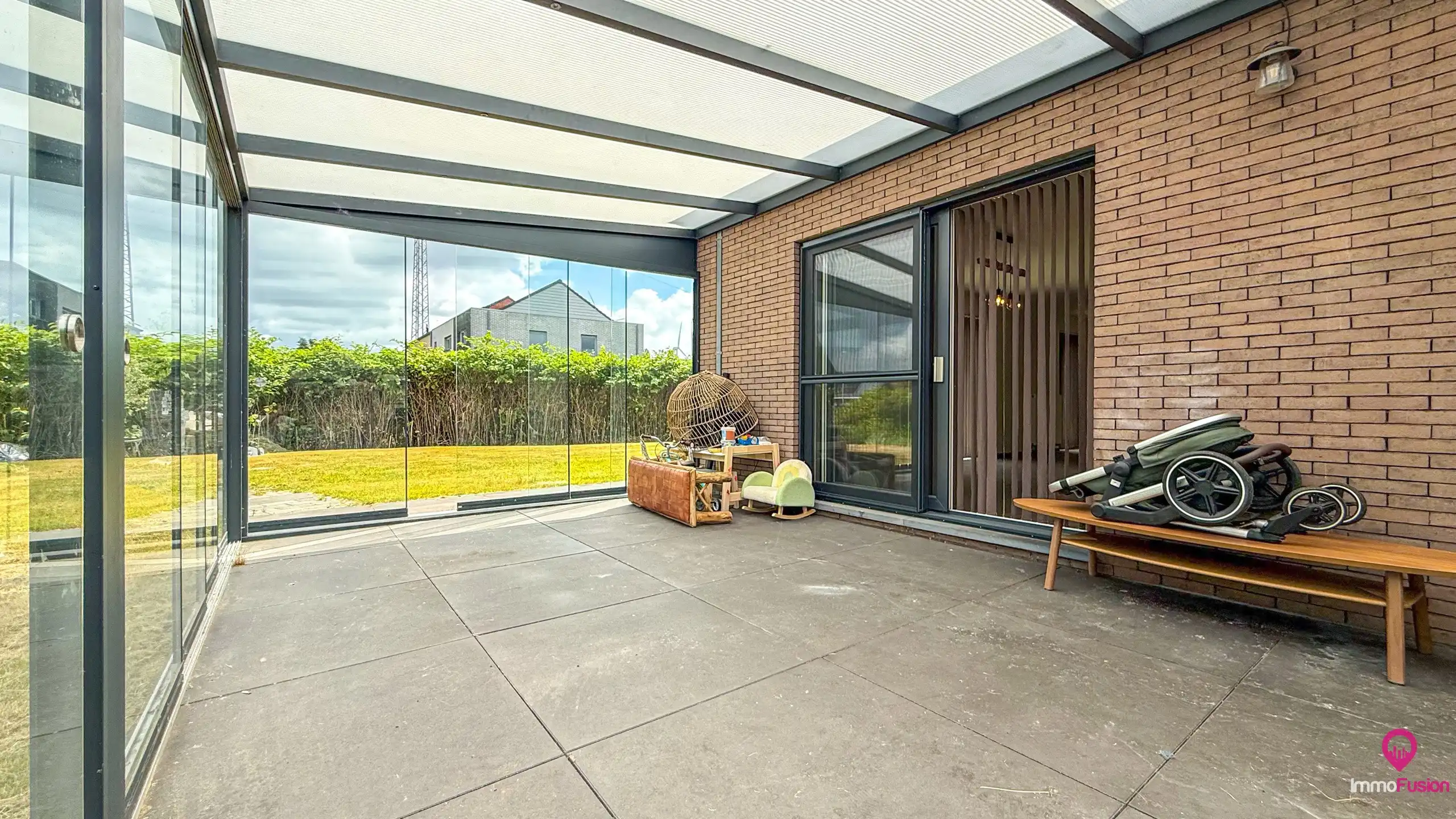 Recente halfopen woning met 3slpks, veranda en ruime tuin! foto 16