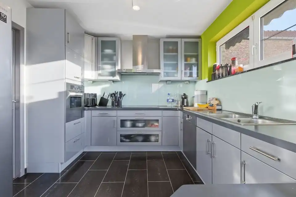 GEZELLIGE GEZINSWONING MET GARAGE IN SINT-TRUIDEN foto 6