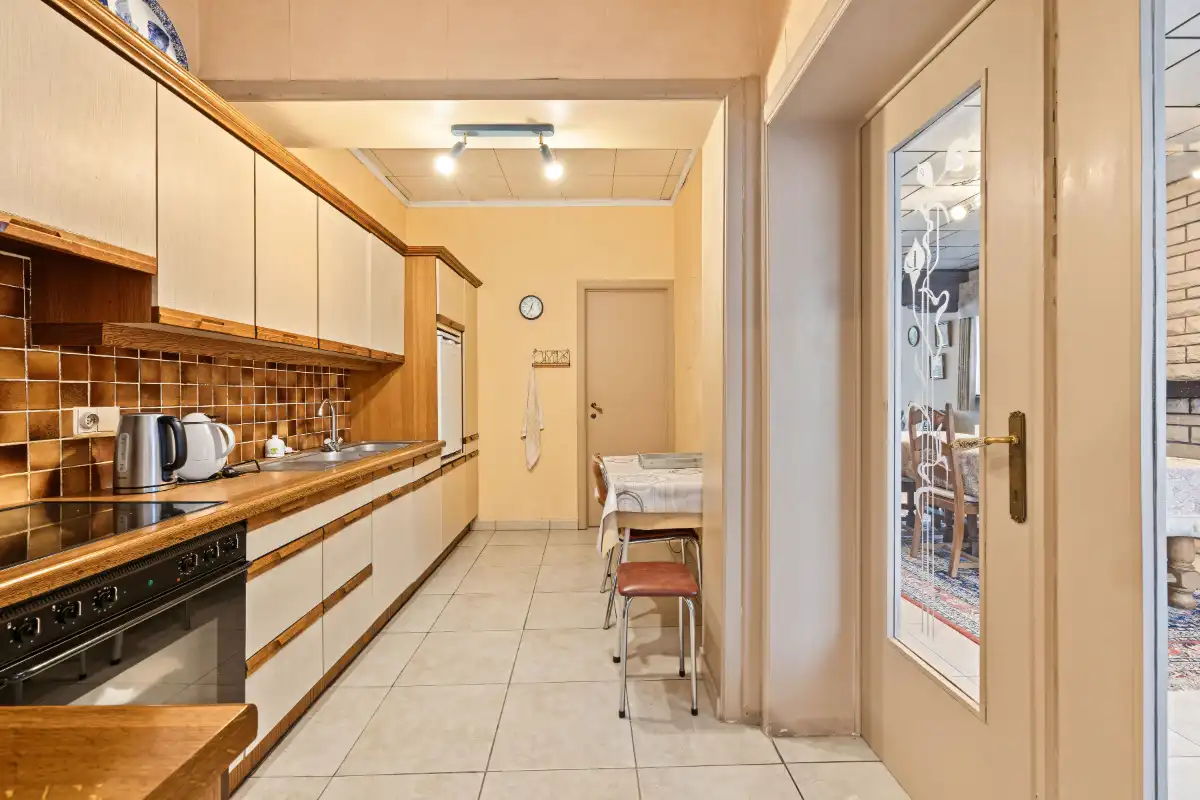 Te renoveren halfopen bebouwing met 3 slaapkamers foto 5