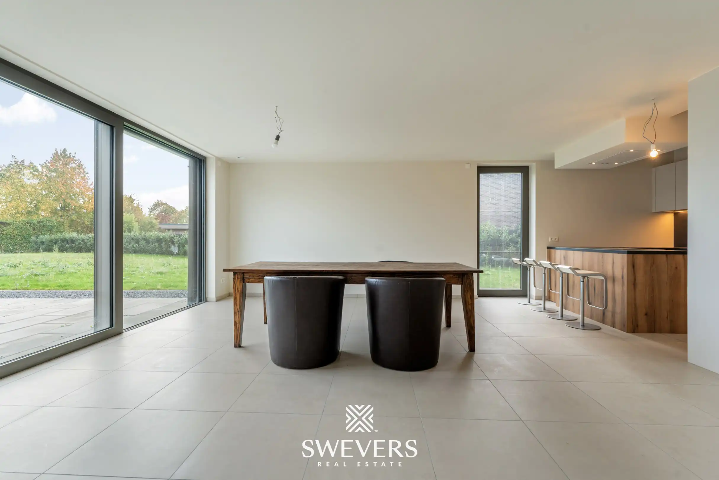 Stijlvol, gelijkvloers en instapklaar appartement (208 m²) mét private tuin en private kelder vlakbij Zolder-centrum foto 4