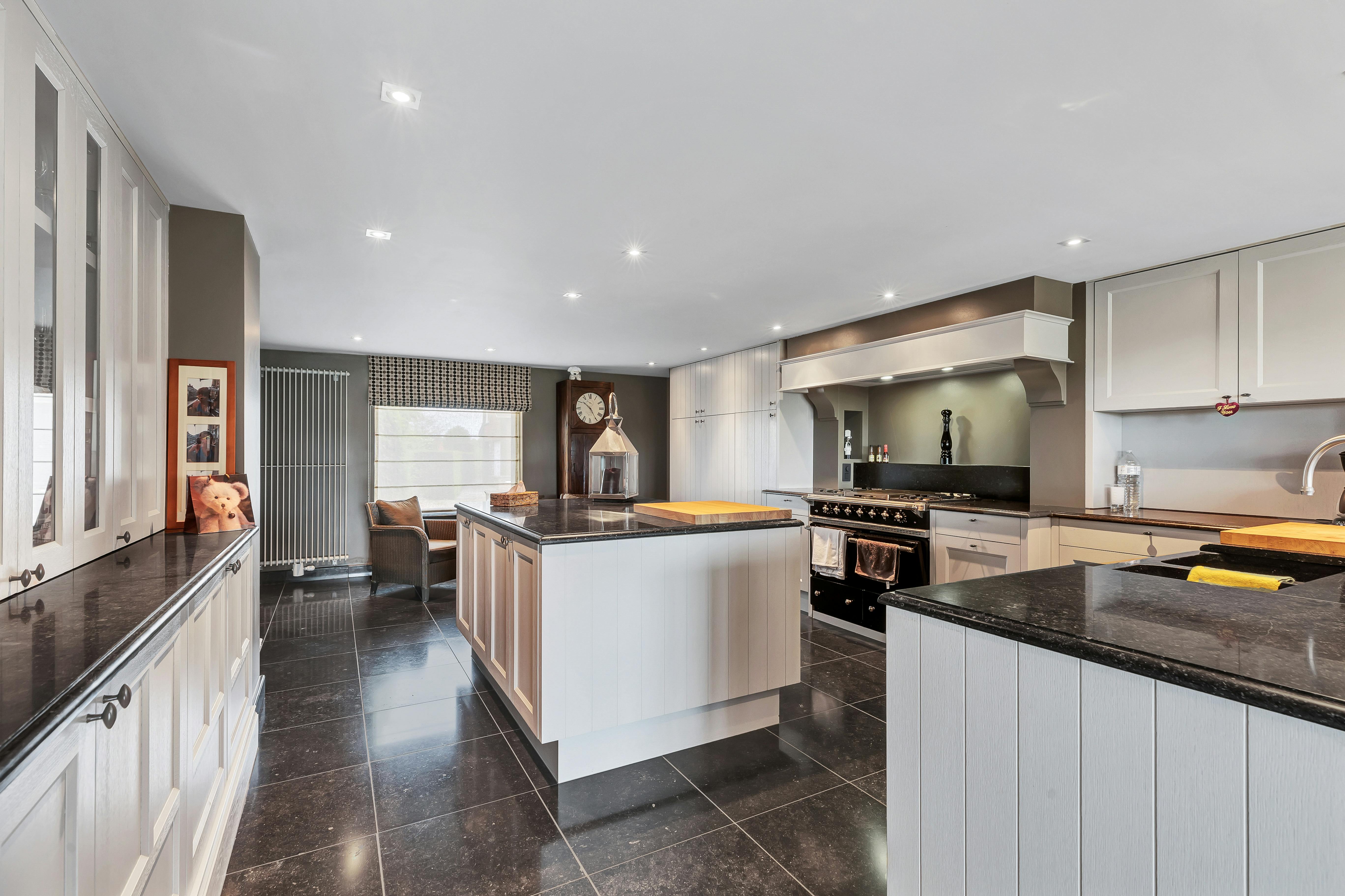Gerenoveerde, prestigieuze villa te koop in Aartrijke  foto 4