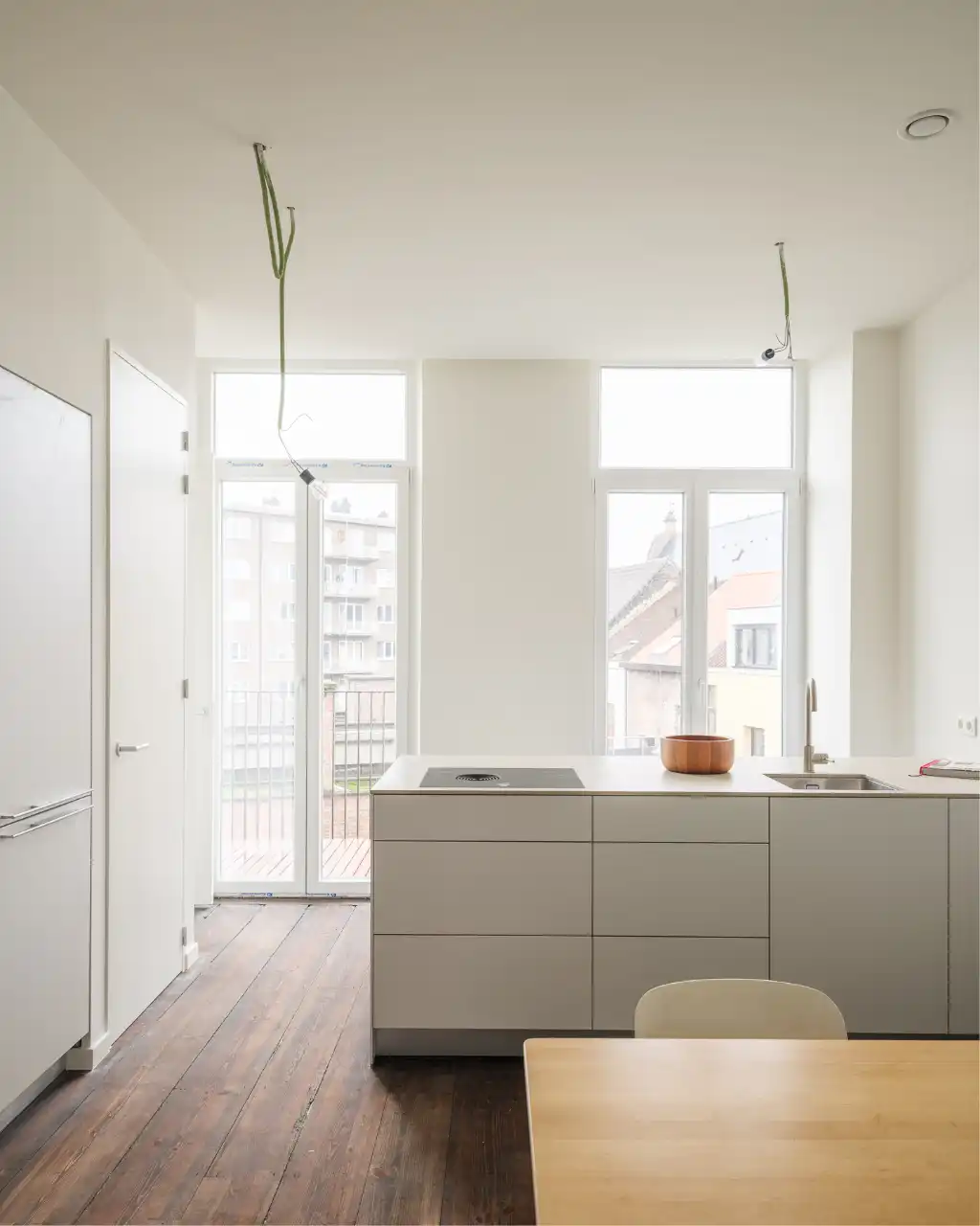 Gerenoveerd tweeslaapkamerappartement met zonnig terras in een voormalige herenwoning, nabij het historisch centrum van Gent. foto 5