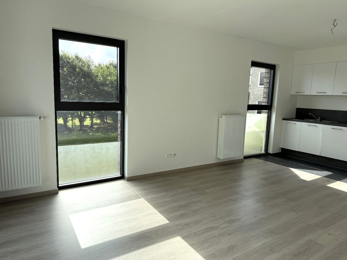 Modern appartement met ruim terras, rustige ligging in randstad Tongeren foto 6