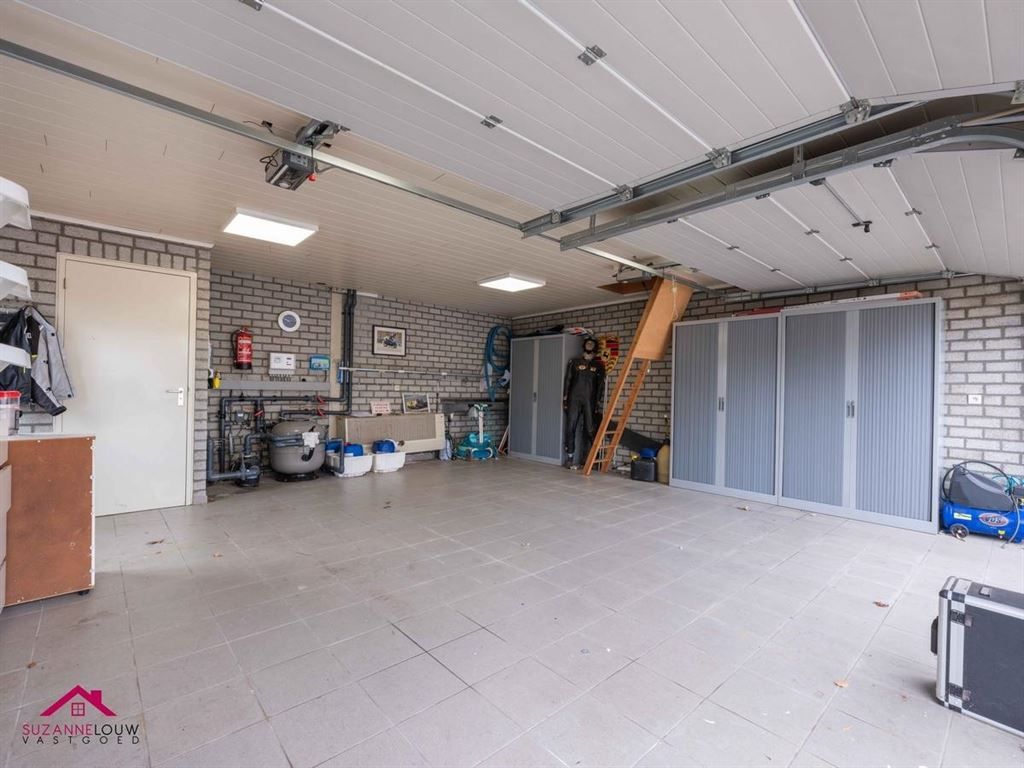 Landelijke villawoning met dubbele vrijstaande garage foto 70