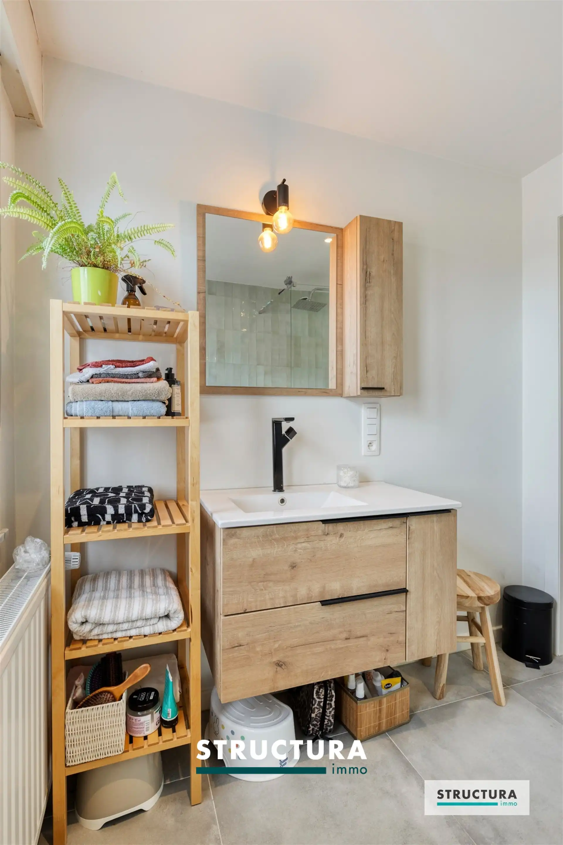 Volledig gerenoveerde woning op rustige ligging omgeven door groen! foto 23