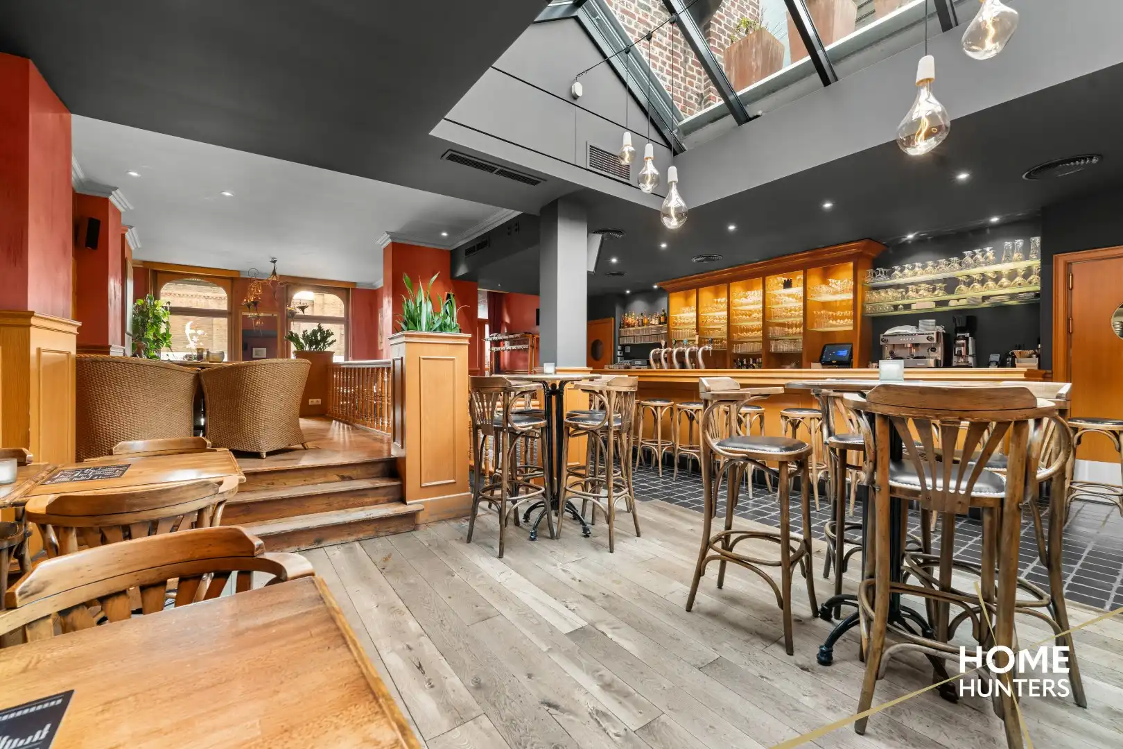 Uniek restaurant met luxueuze woonst in hartje Ieper foto 5