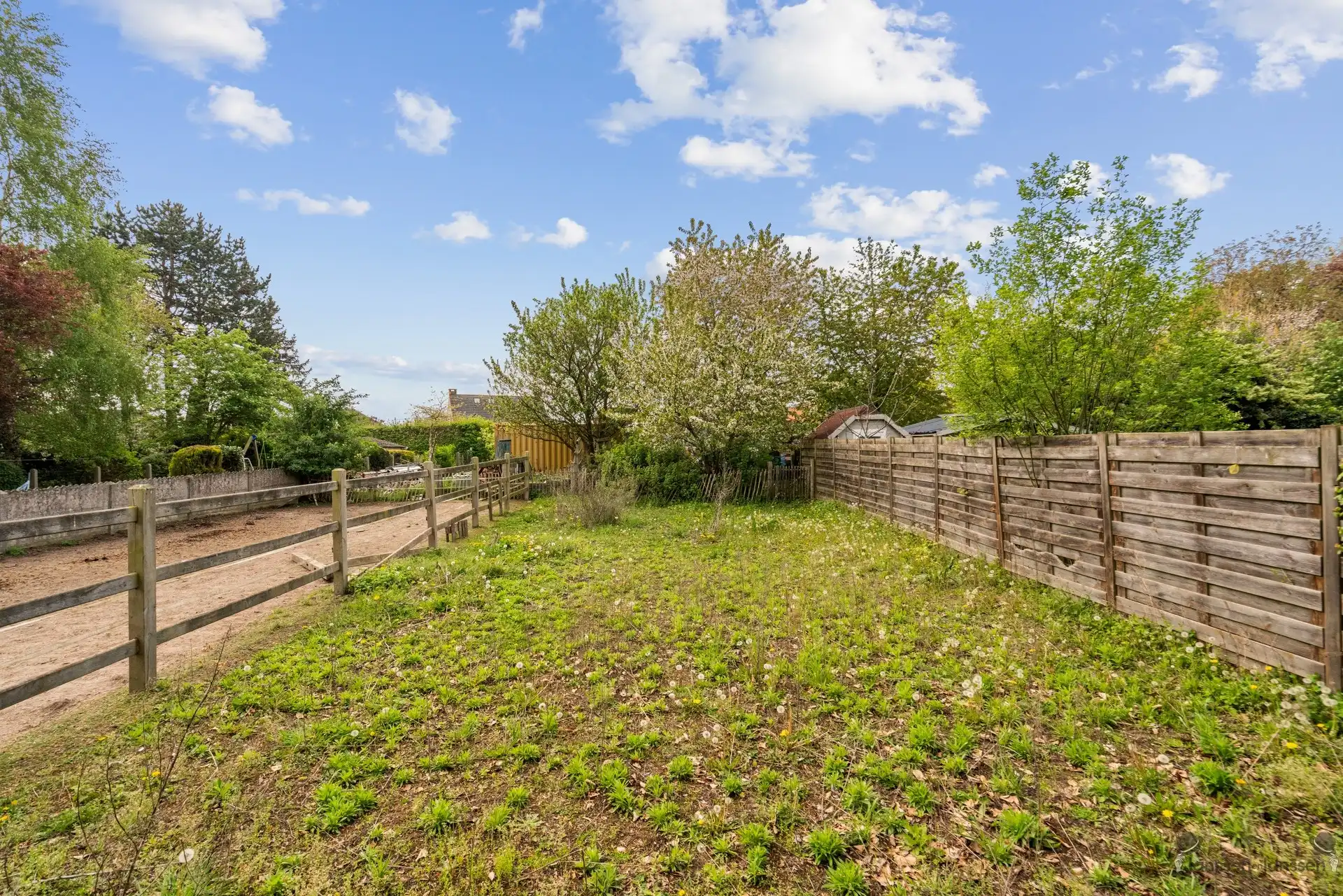 Karaktervolle, volledig gerenoveerde woning met ruime tuin en uitzicht op paardenweide foto 21
