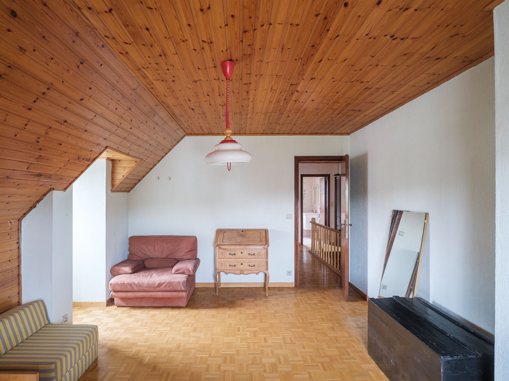 Charmante woning met 4 slaapkamers in een groene omgeving. foto 13