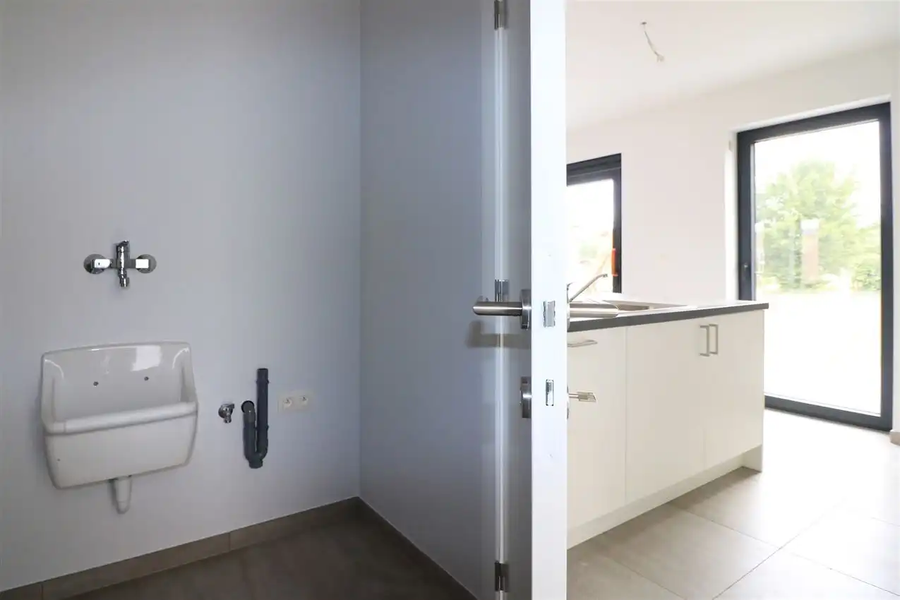 Niewbouwwoning met 3 slpk, tuin, gunstige ligging foto 12